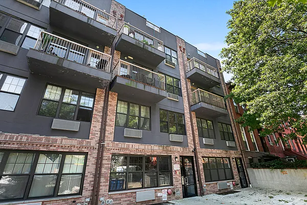 Rented by Compass | media 21