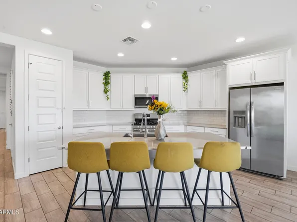 2300 E RIDGEWOOD Lane, Gilbert, AZ 85298