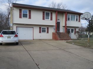 1 Barlow Rd, Edison, NJ 08817