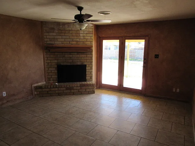 5333 Benbrook St — Photo 4