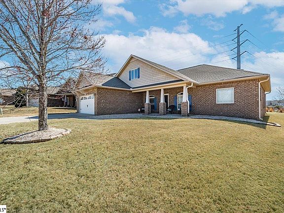 2nd image of 106 Reedy Springs Ln