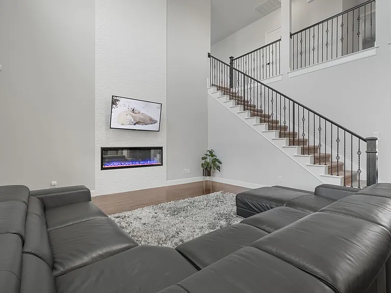 913 Gingham St — Photo 7