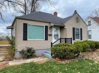 605 Center St, Valparaiso, IN 46385