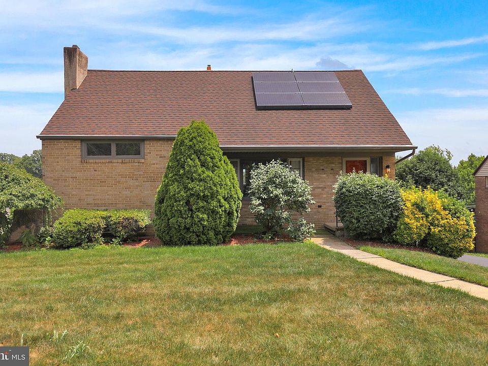 1st image of 205 W 38th St