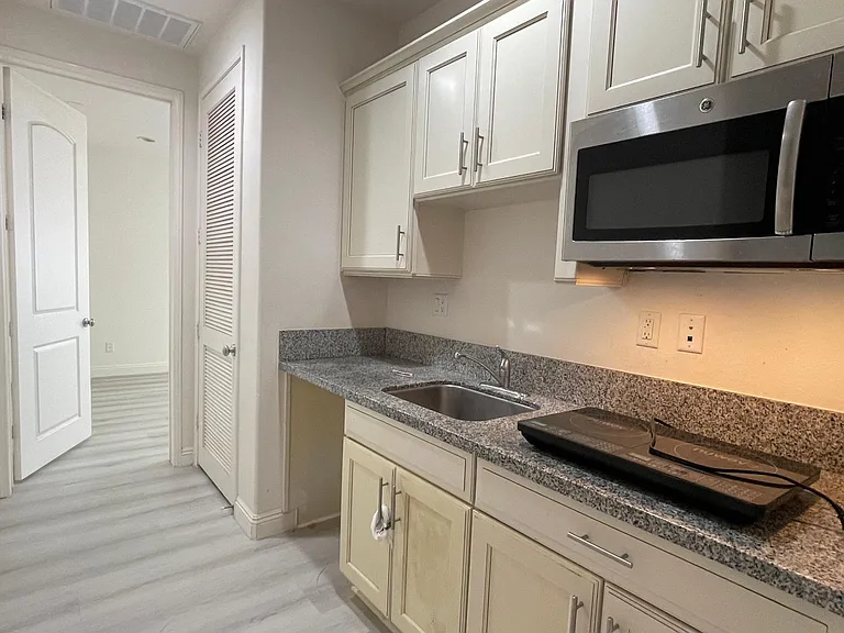13935 Barnett Ln #B — Photo 19