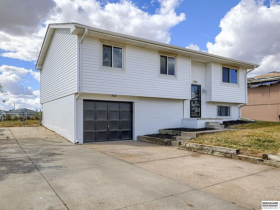 3rd image of 4010 Ramblewood Dr