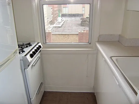 Rented by City Connections Realty | media 4