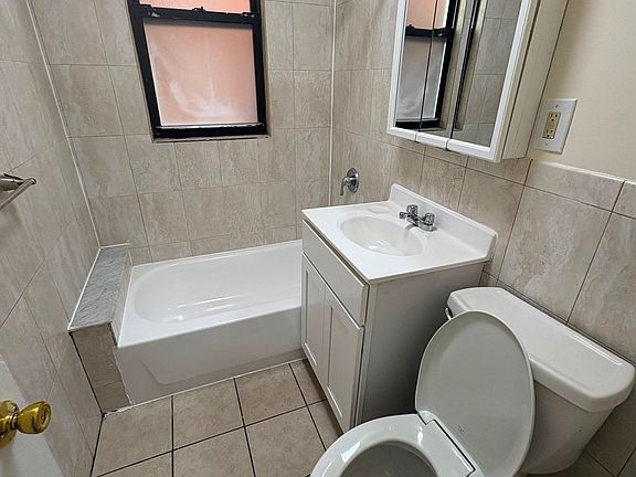 4th image of 256 Woodworth Ave APT 3B