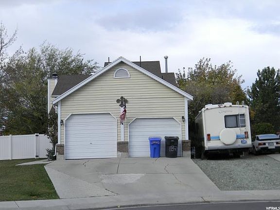 2nd image of 1370 W Countrywood Ln