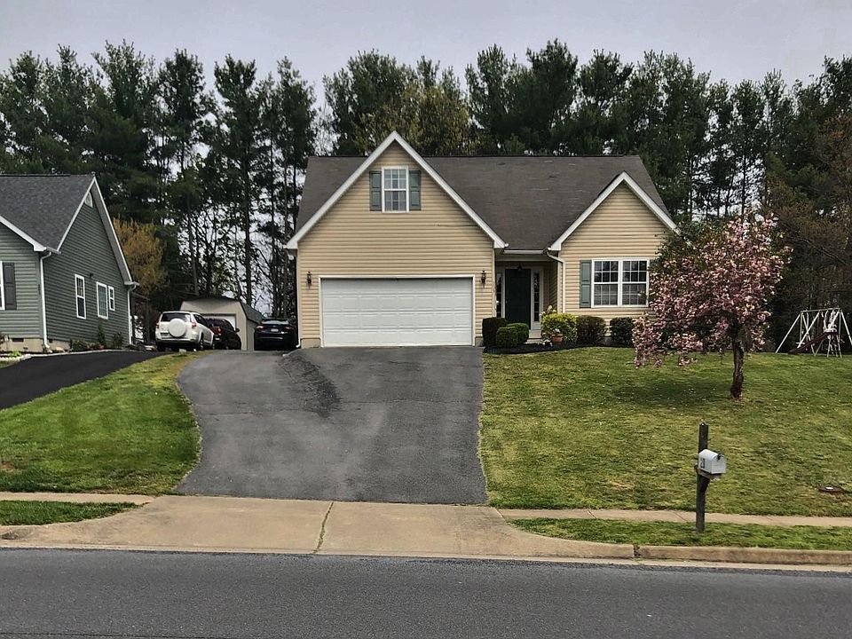1st image of 205 Bentley Ave