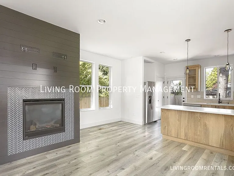 7731 N Decatur St — Photo 3