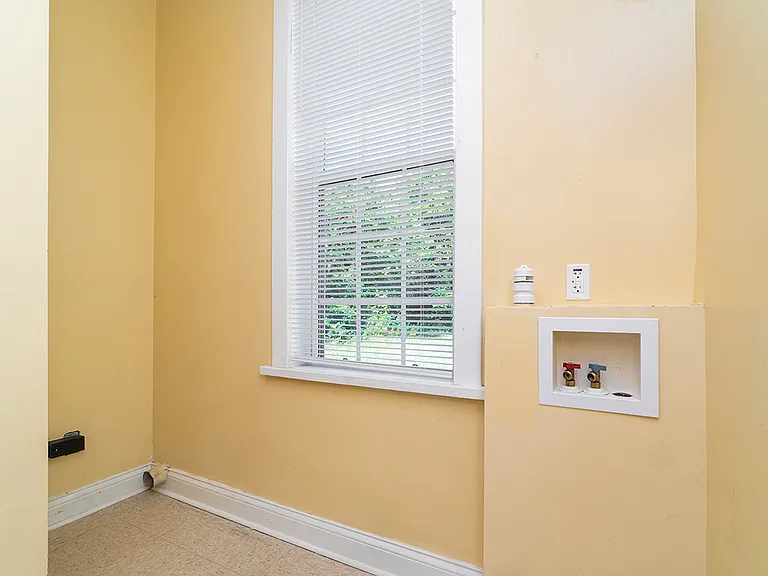 1219 Grace Ave #2 — Photo 23