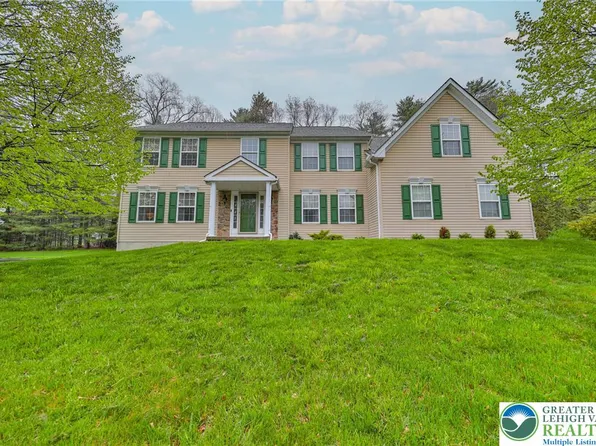116 Daffodil Dr, East Stroudsburg, PA 18301