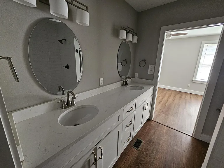 4 W Desoto St — Photo 22