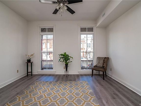 5th image of 913 W Clay St APT 1