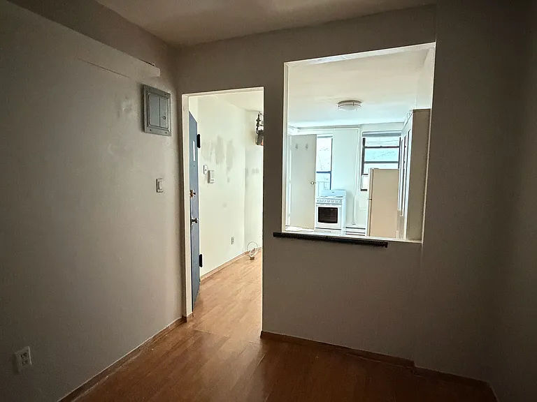 21 Essex St #5 — Photo 3