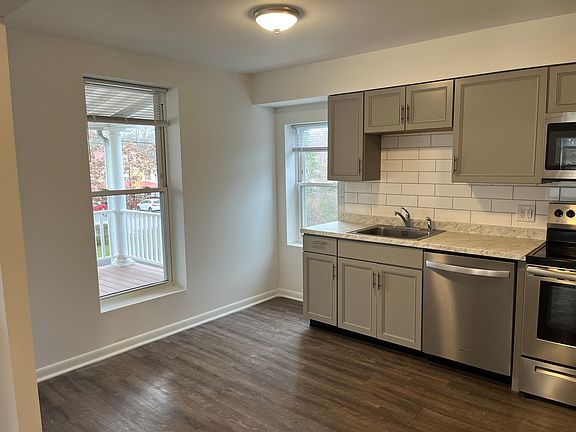 3rd image of 300 Market St #300