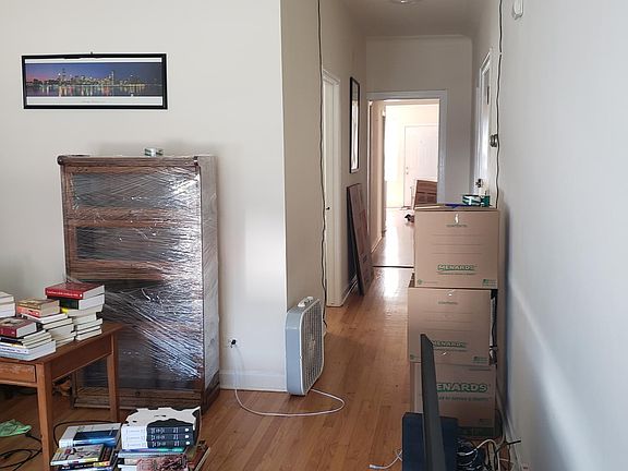 4th image of 3040 1/2 N Ashland Ave #2