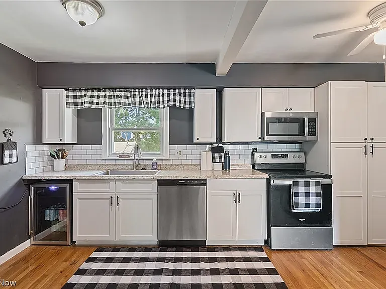209 Grove Ave — Photo 19