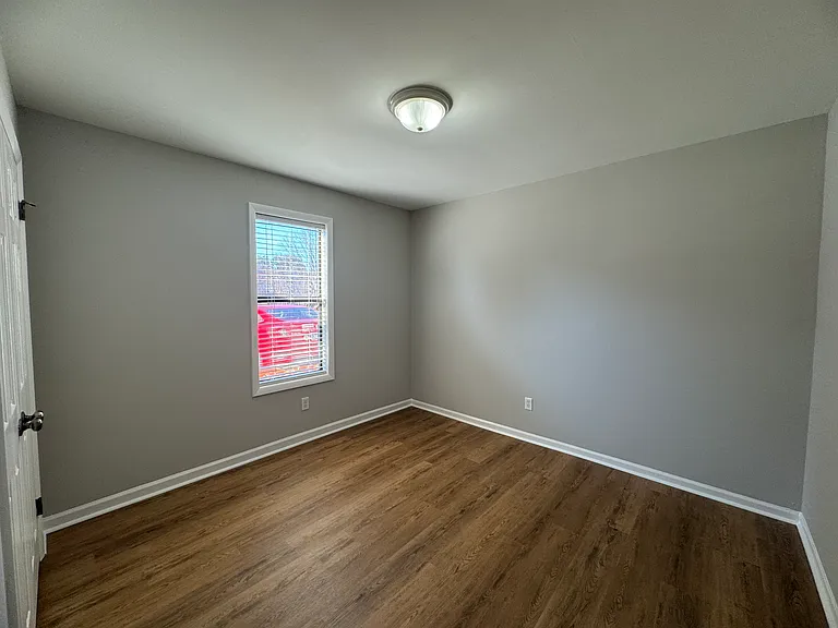 514 Brookside Ct — Photo 25
