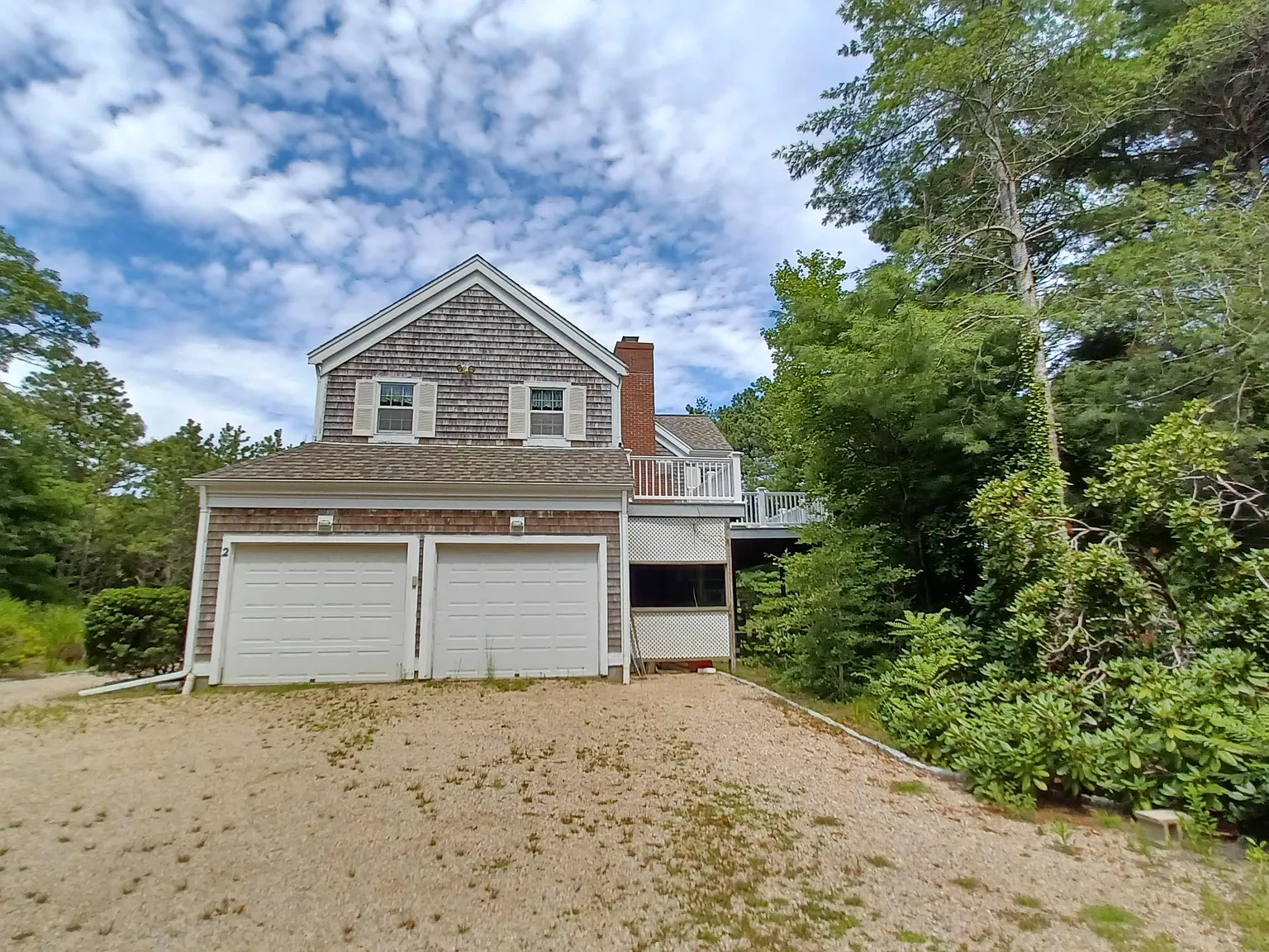 4 bed, 2.5 bath, 2044 sqft, $2,200 — Photo 2