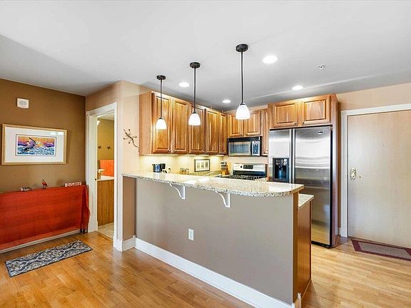 4th image of 360 W Washington Ave Unit 1214