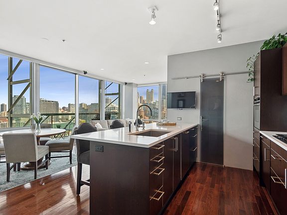 2nd image of 653 N Kingsbury St APT 1905