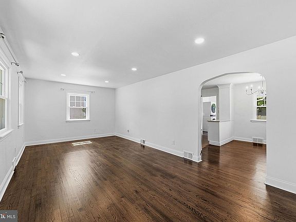 5th image of 217 Nancy Ln