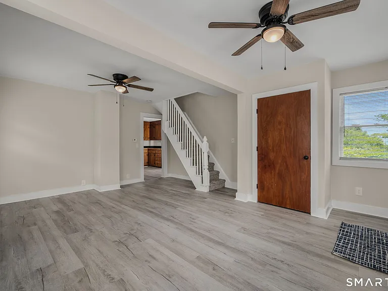 115 Pequot Ave — Photo 9