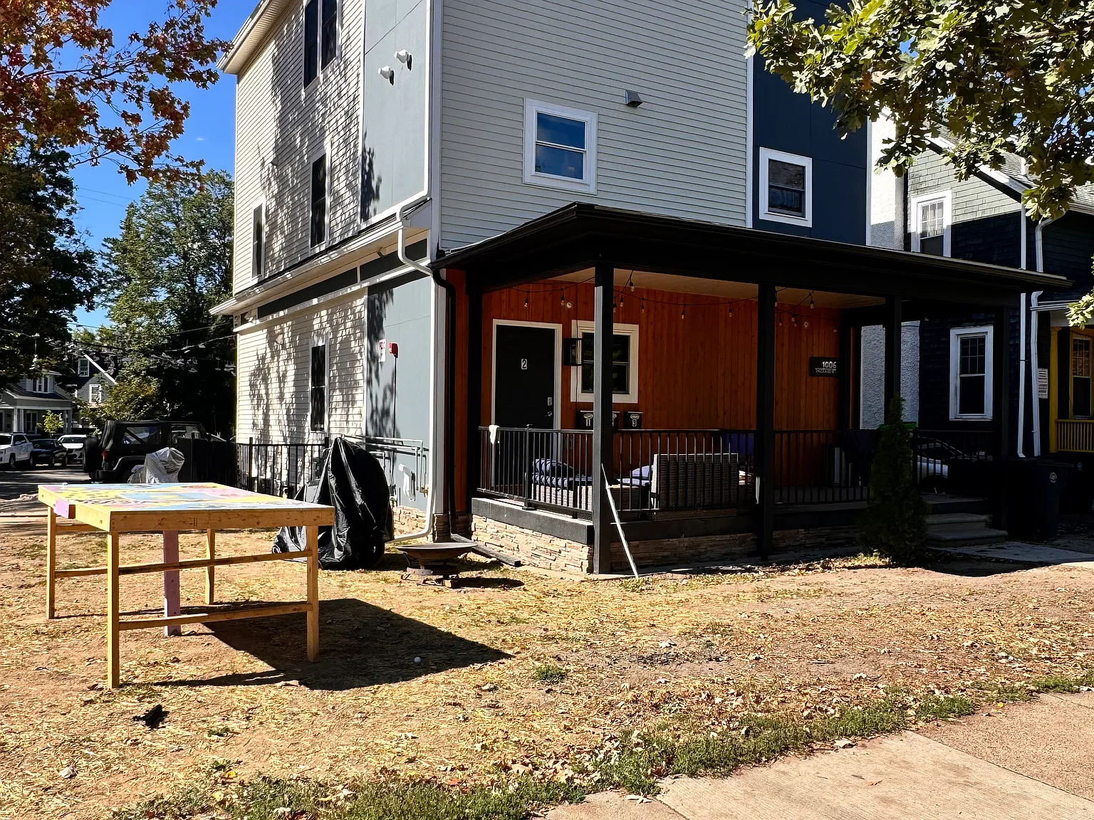 3 bed, 1000 sqft, $3,000 — Photo 2