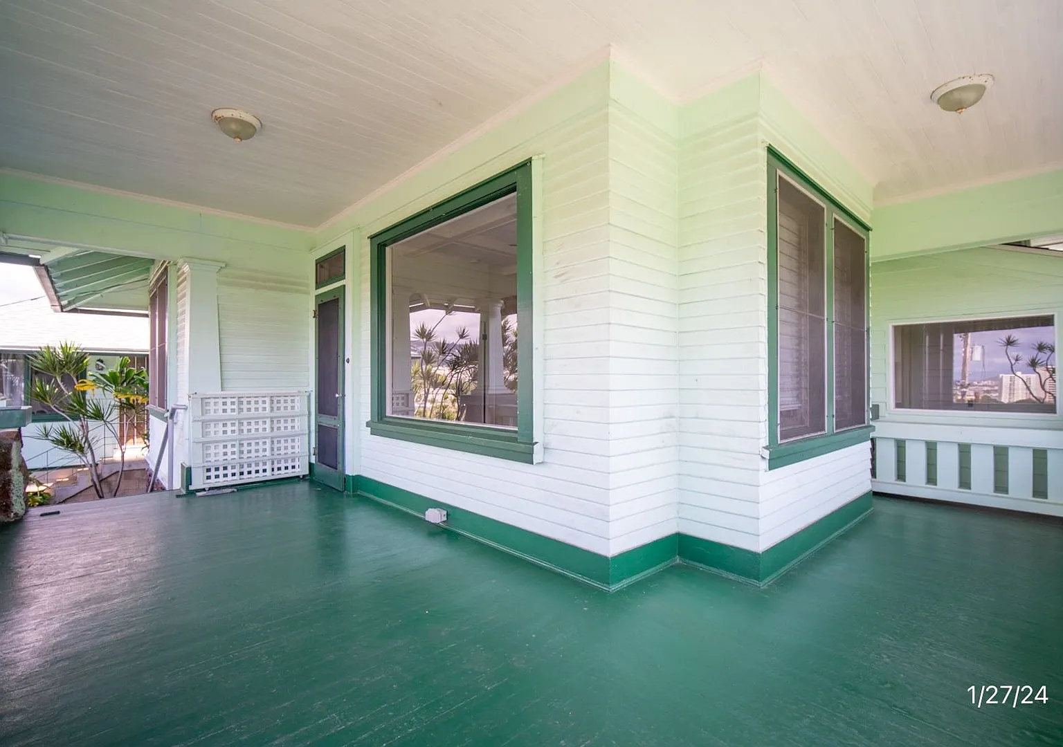 $4,795 / 2BR + Storage Room 3BA 2,194 SF Classic Punchbowl Main Home with Ocean, City & Mountain ... — Photo 4