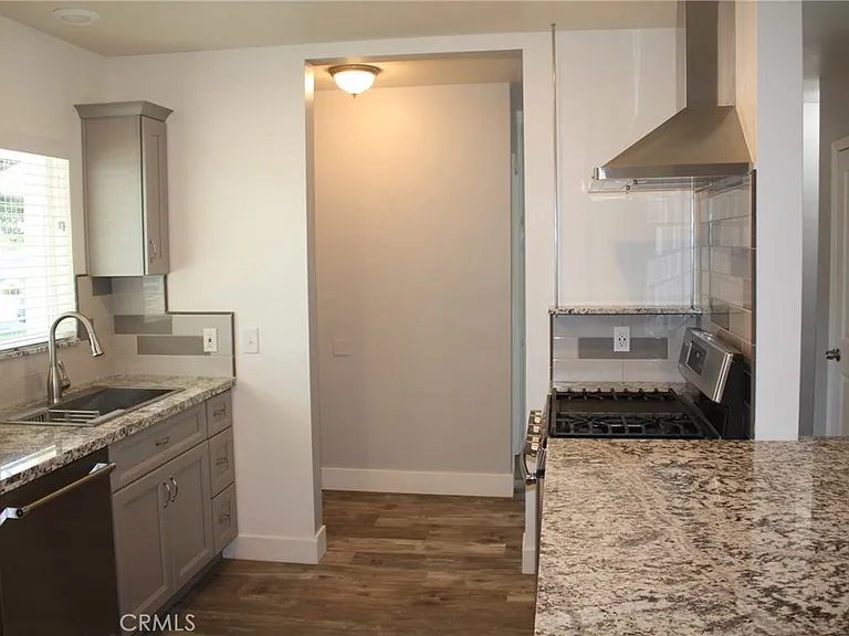 3035 Kathleen St — Photo 13