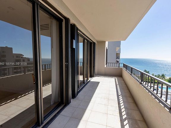 3rd image of 251 Crandon Blvd APT 1228