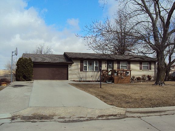 2nd image of 1005 Circle Dr