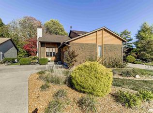 1808 S Cog Mill Ct, Springfield, IL 62704