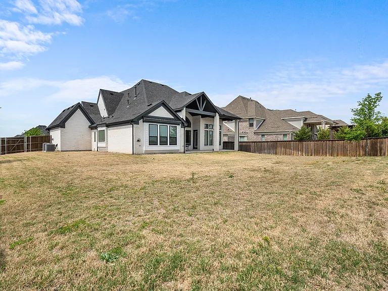 4428 Mill Pond Dr — Photo 32