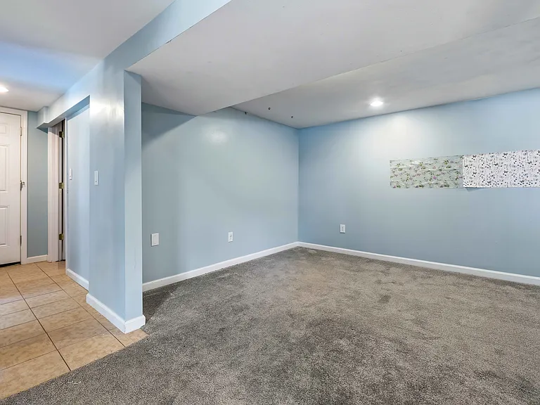 4195 Burningtree Rd — Photo 32