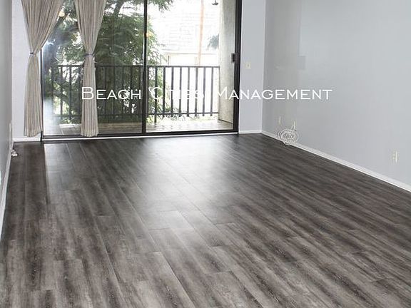 4th image of 1140 E Ocean Blvd Unit 206