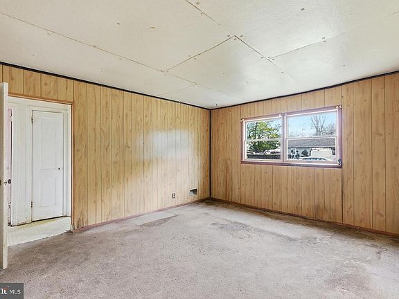 4th image of 1116 Janes Rd