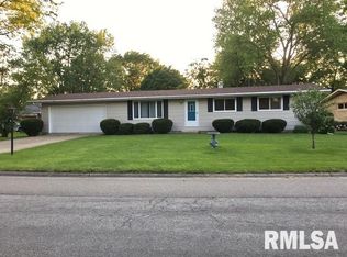 25 Lincoln Rd, Canton, IL 61520