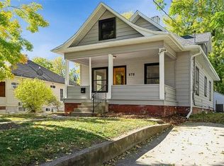 678 38th St, Des Moines, IA 50312