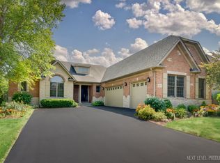 39W727 Walt Whitman Rd, Saint Charles, IL 60175