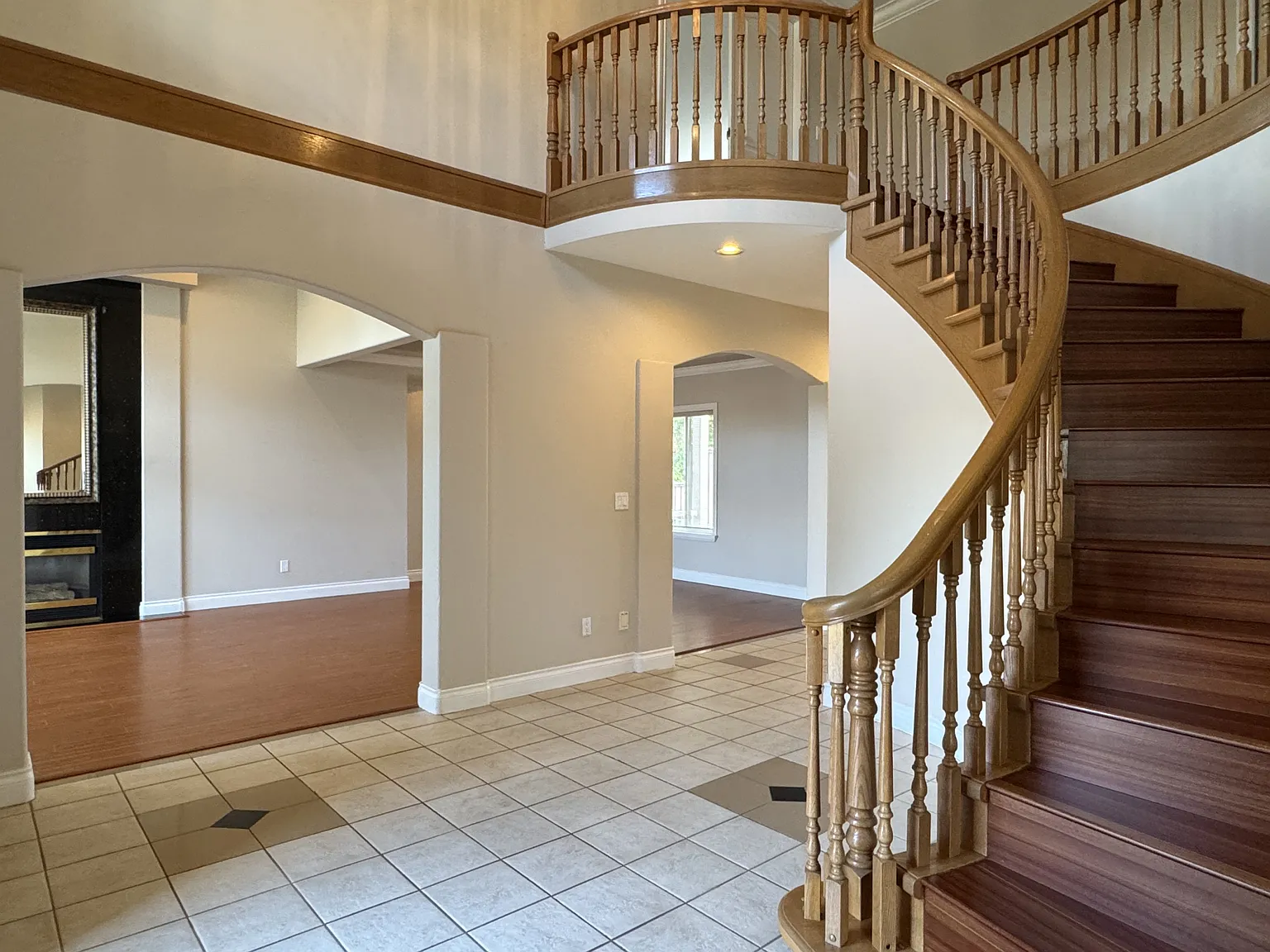 4 bed, 3.5 bath, 2916 sqft, $5,500 — Photo 3