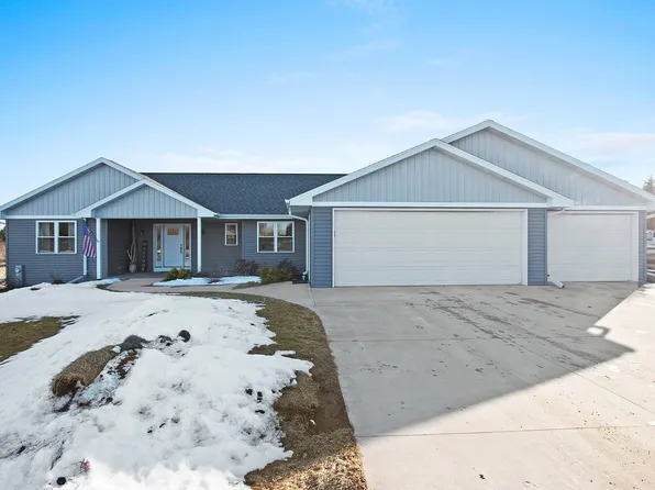 N2246 High Ridge Ln, New London, WI 54961