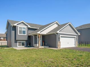 321 Ladd Ln, Osceola, WI 54020