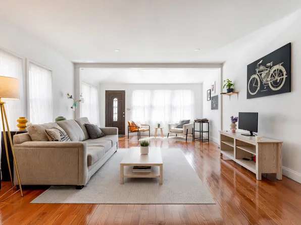 586 East 42nd Street image 1 of 23