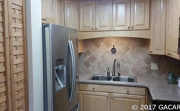 5th image of 2635 SW 35th Pl APT 2001