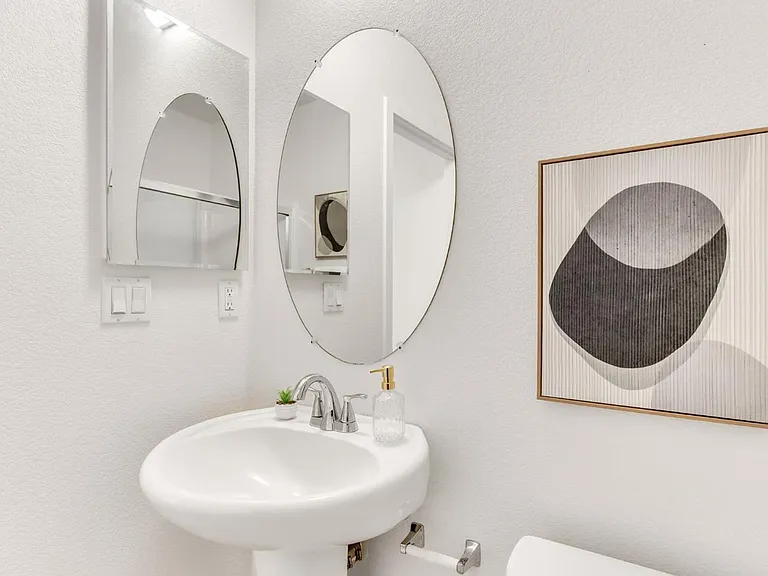 10946 International Dr — Photo 20