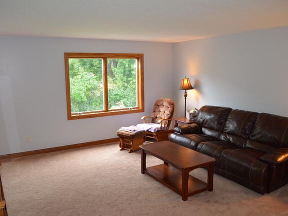 4th image of 502 N Elm St