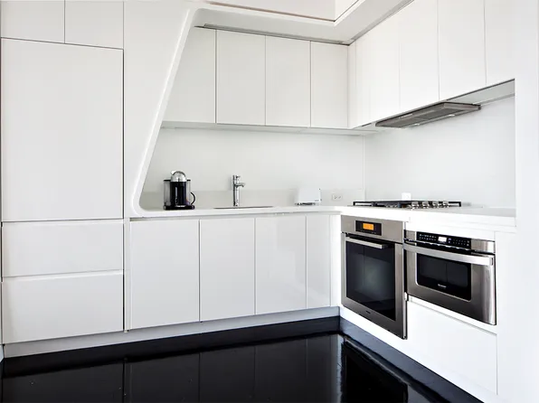 123 Washington Street image 3 of 18